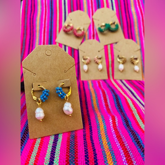 Hand beaded Mexican earrings - Picture 7 of 9